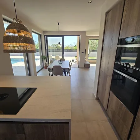 Issa Villa