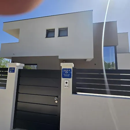 Issa Villa *