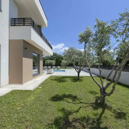 Villa Issa