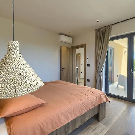 Issa فيلة *
