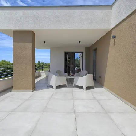 Issa Villa *
